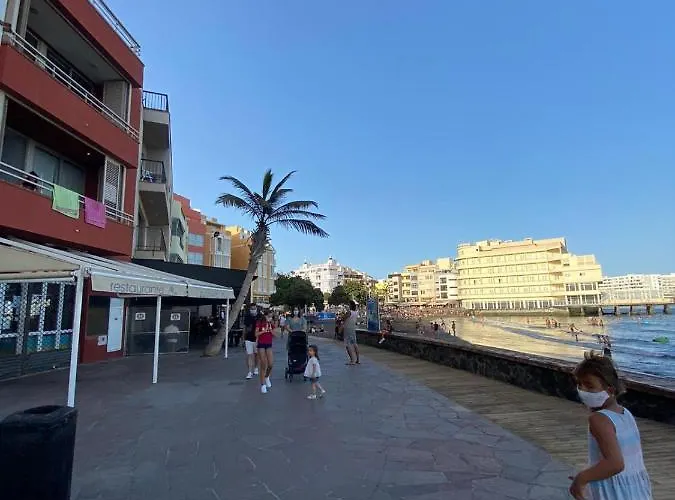 בית אירוח Bedroom Medanomar 2 *