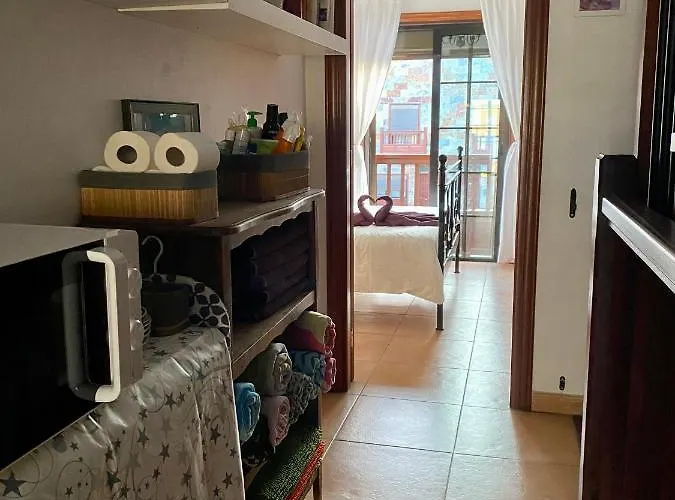 Bedroom Medanomar 2 בית אירוח