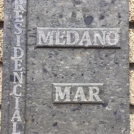 Δωμάτια σε οικογενειακή κατοικία Bedroom Medanomar 2